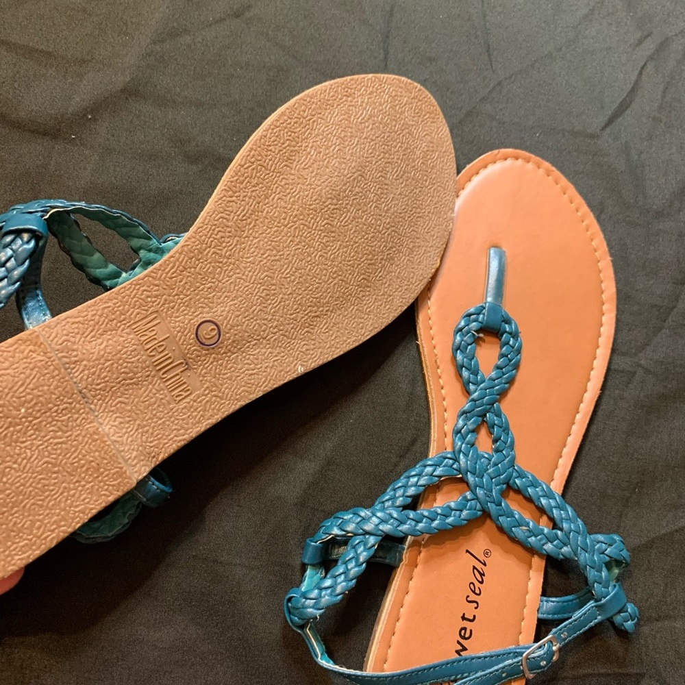 Sandals - Picture 2 of 5